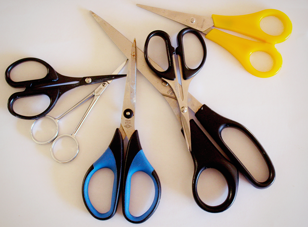 https://creativitychronicles.com/content/images/2022/08/craft-scissors-variety.png