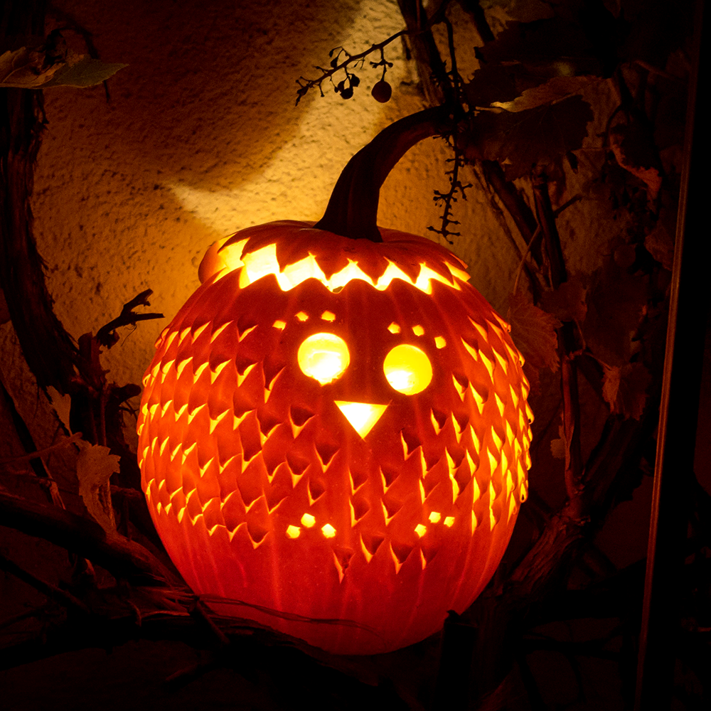 Halloween Jack-o-lanterns: The Art of Pumpkin Carving