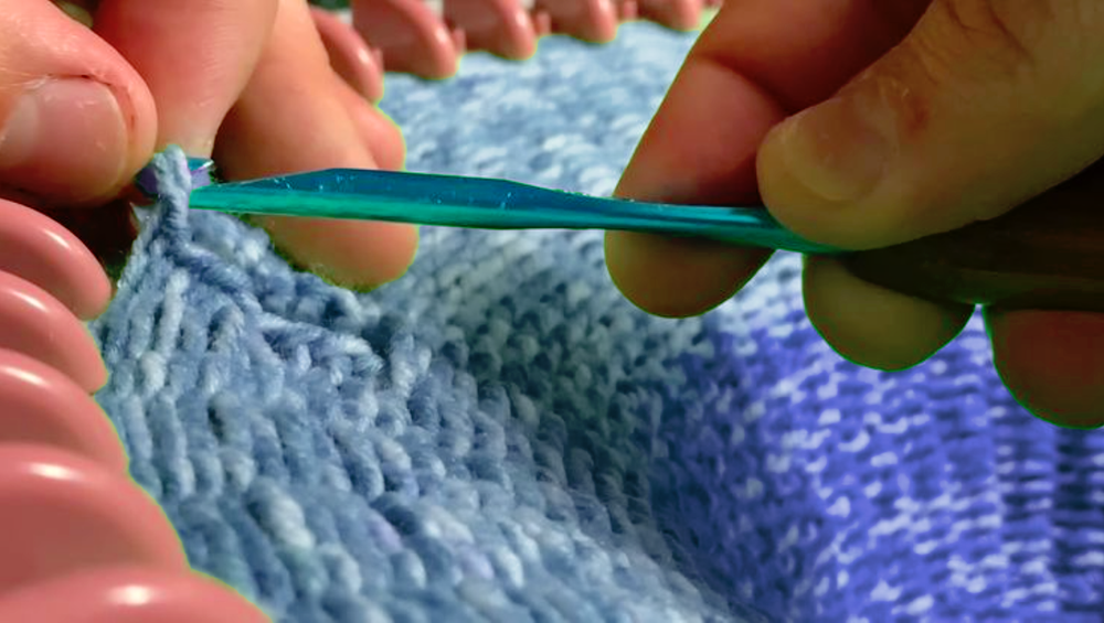 What Needle Size is the Sentro Knitting Machine?