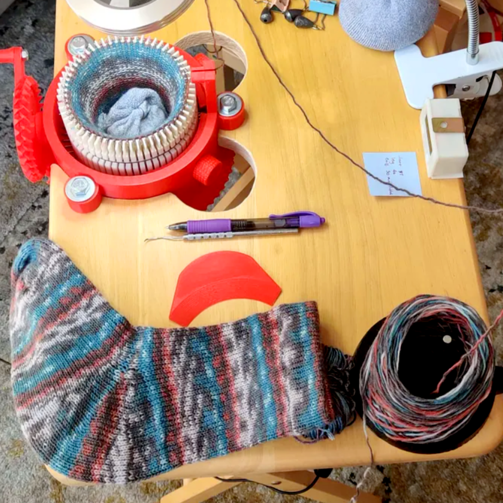 can you knit socks on a knitting machine