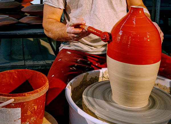 Ceramics 101: Pottery Wheel Beginner's Guide