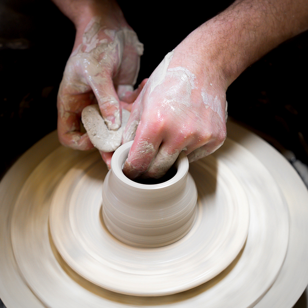 Ceramics 101: Pottery Wheel Beginner's Guide
